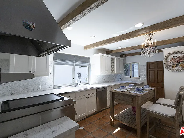 1407 N Beverly Dr — Photo 21