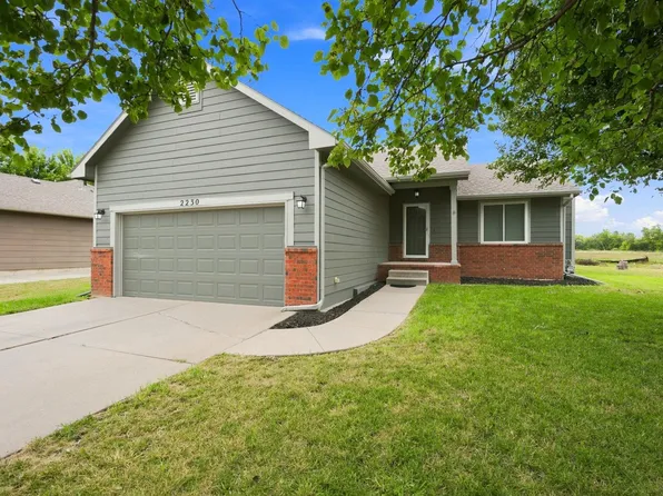 2230 E Glen Hills Dr, Derby, KS 67037