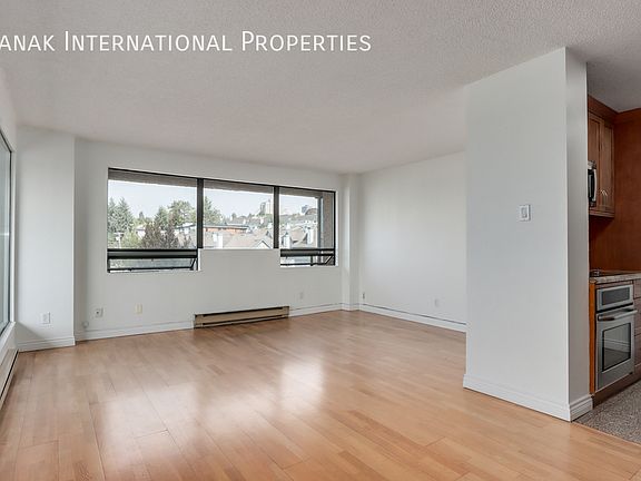 3rd image of 1026 Queens Ave #701