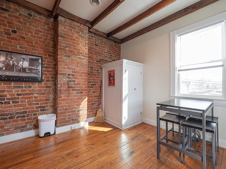 113 N Robinson St — Photo 17