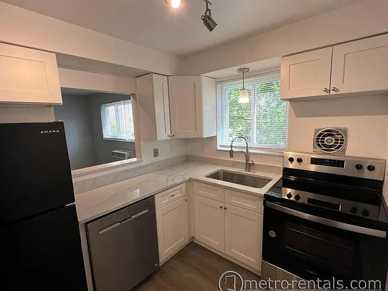 518 Oakland Park Ave — Photo 15