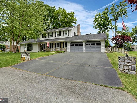 2nd image of 17813 Red Oak Dr