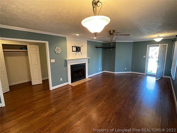 3rd image of 615 Amberdale Cir E
