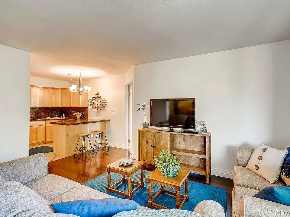 601 W 11th Ave #202