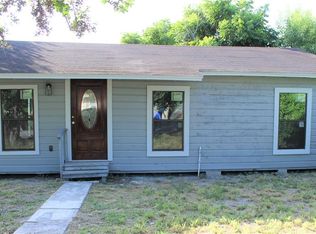 512 S Perez St, Mathis, TX 78368