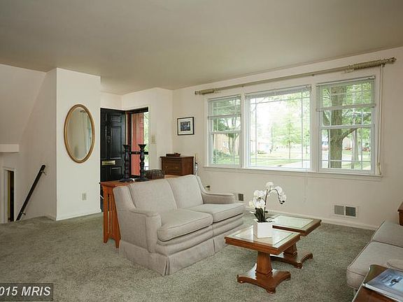 4th image of 821 Aster Blvd
