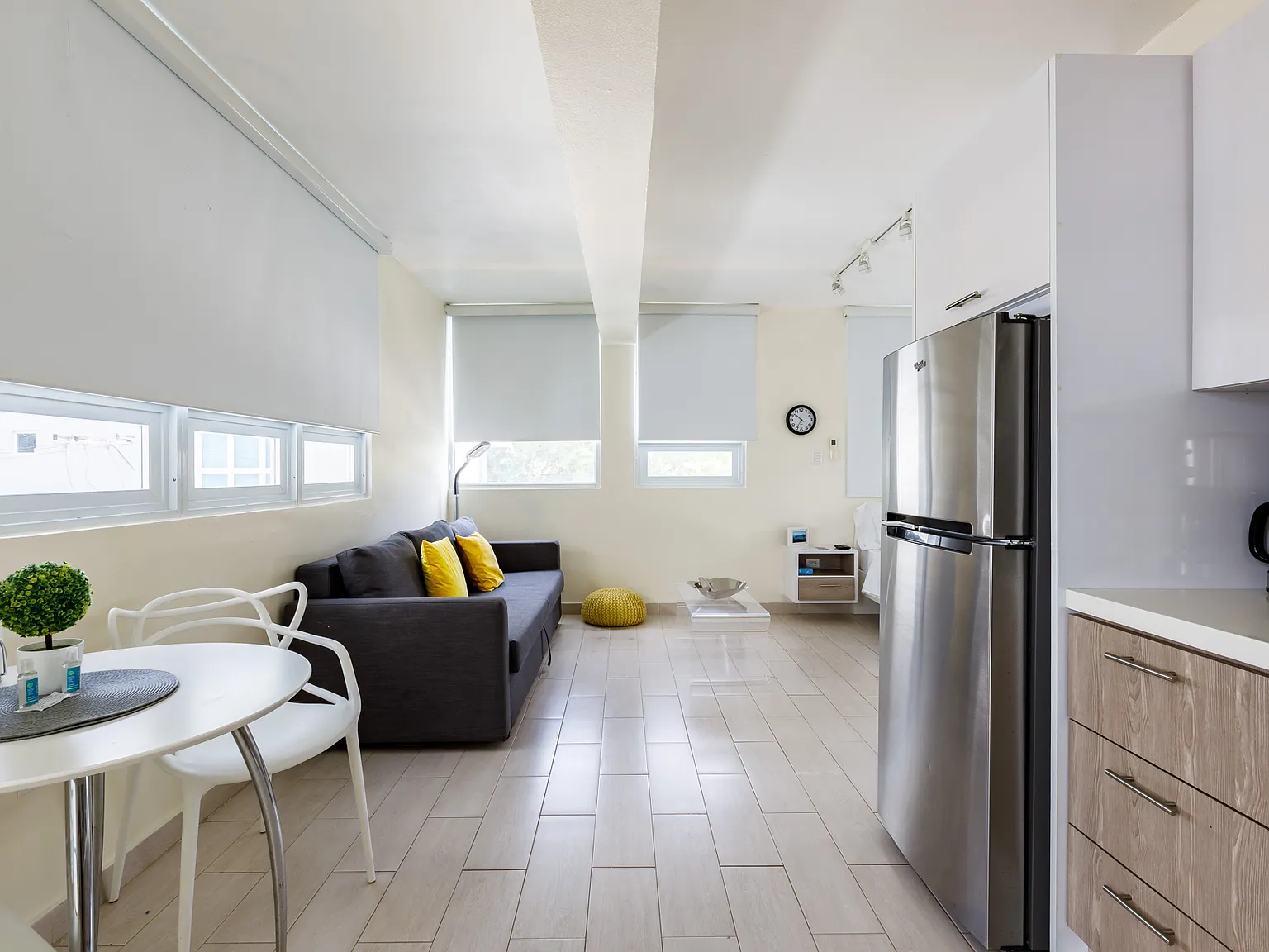 Studio, 450 sqft, $2,300 — Photo 1