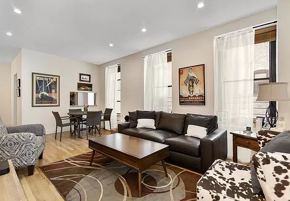 2nd image of 104 W 70th St APT 4C