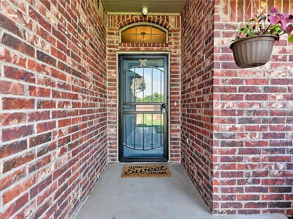3rd image of 544 N Bighorn Way