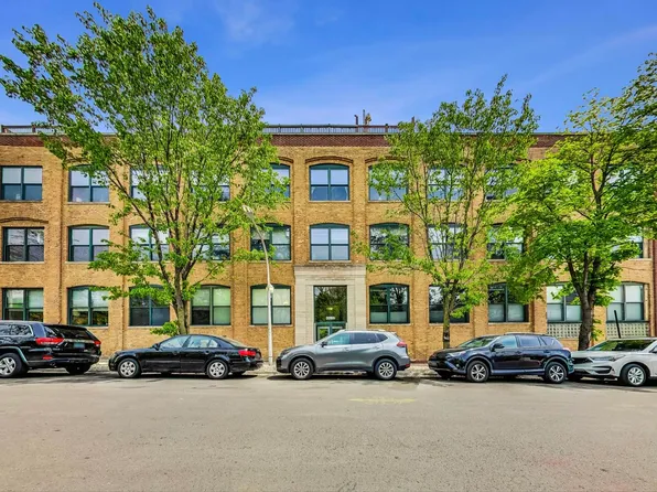 3201 N Ravenswood Ave APT 210, Chicago, IL 60657