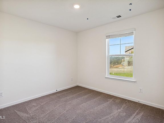 4th image of 357 Arrowhead Dr