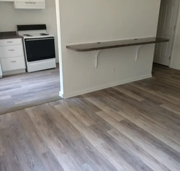 Hillsdale Apartments — Photo 8