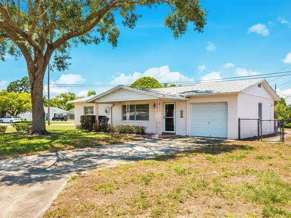 10833 111th Pl N, Seminole, FL 33778