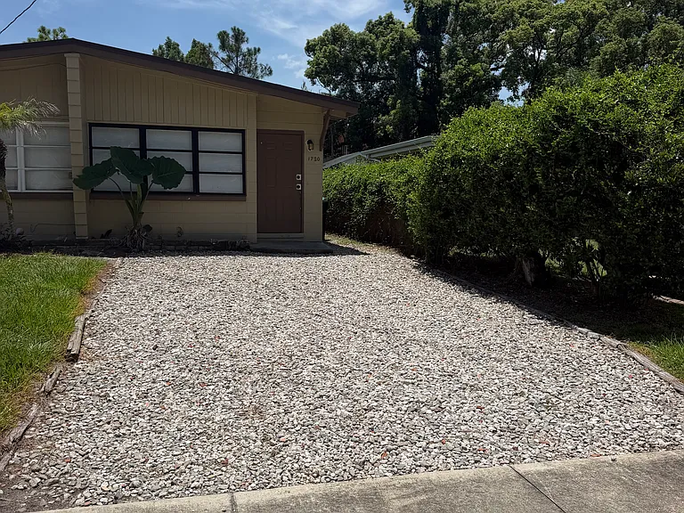 1720 Miller Ave — Photo 3