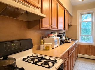 179 Ledge St APT 2R, Providence, RI 02904