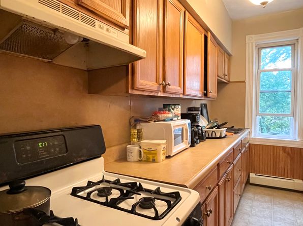 179 Ledge St APT 2R