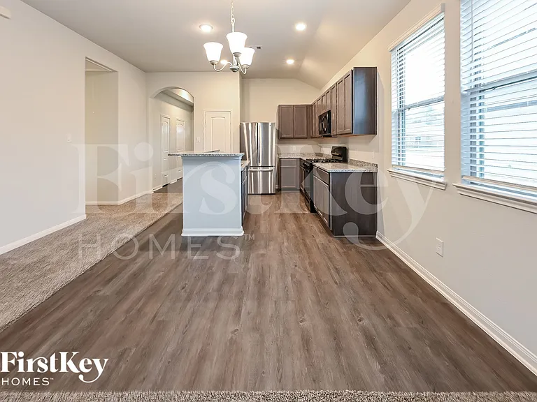 11012 Patriot Ct — Photo 7
