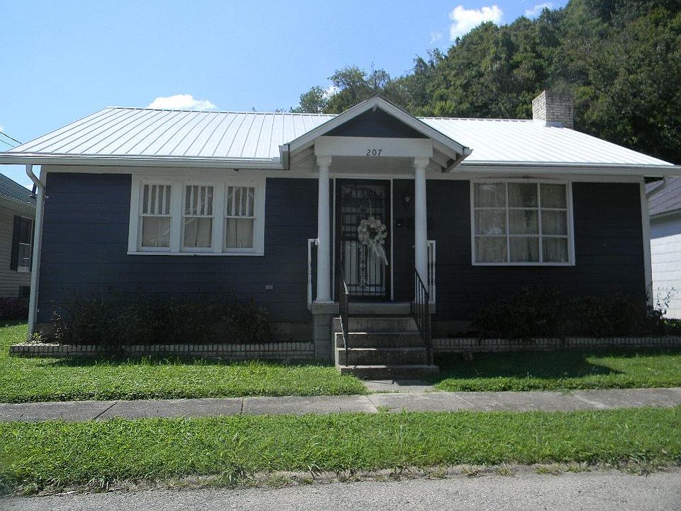 2nd image of 207 Stafford St