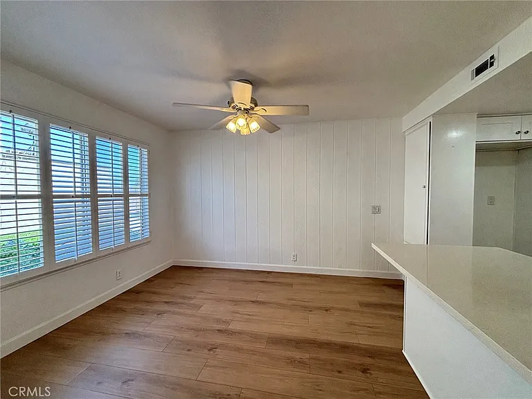 4646 Larwin Ave — Photo 14