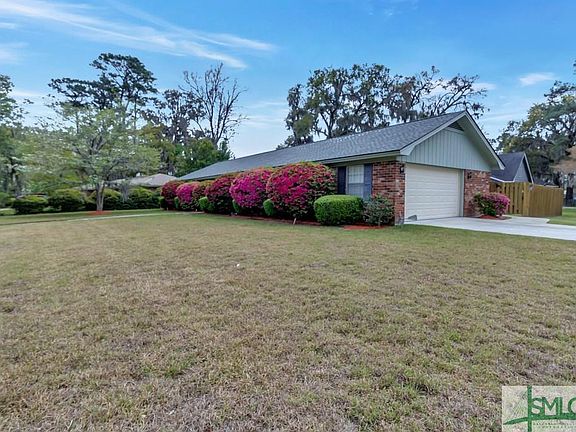 3rd image of 319 Sunderland Dr