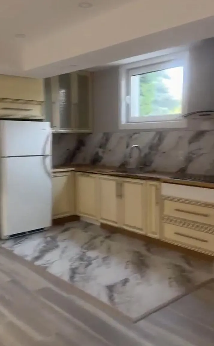 2 bed, $2,700 — Photo 1