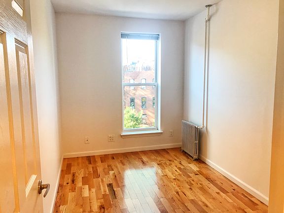5th image of 293 Grand Ave APT 3R