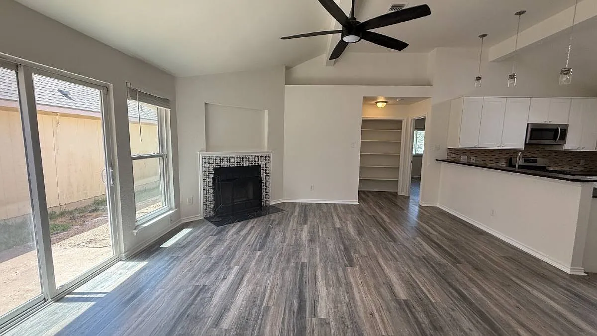 2111 Margalene Way in Austin, TX 78728 — Photo 3