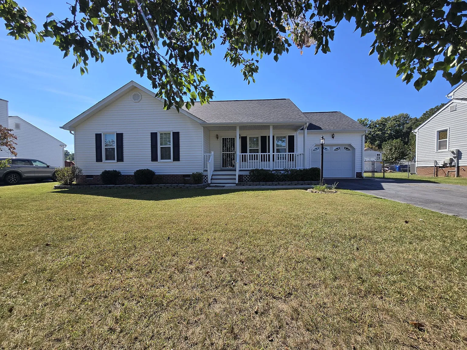 3 bed, 1600 sqft, $2,195 — Photo 2