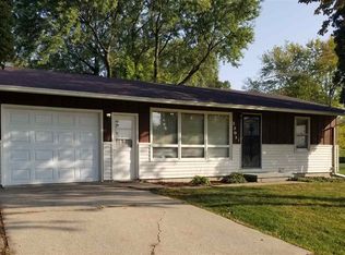 1303 Black Hawk Rd, Waterloo, IA 50701