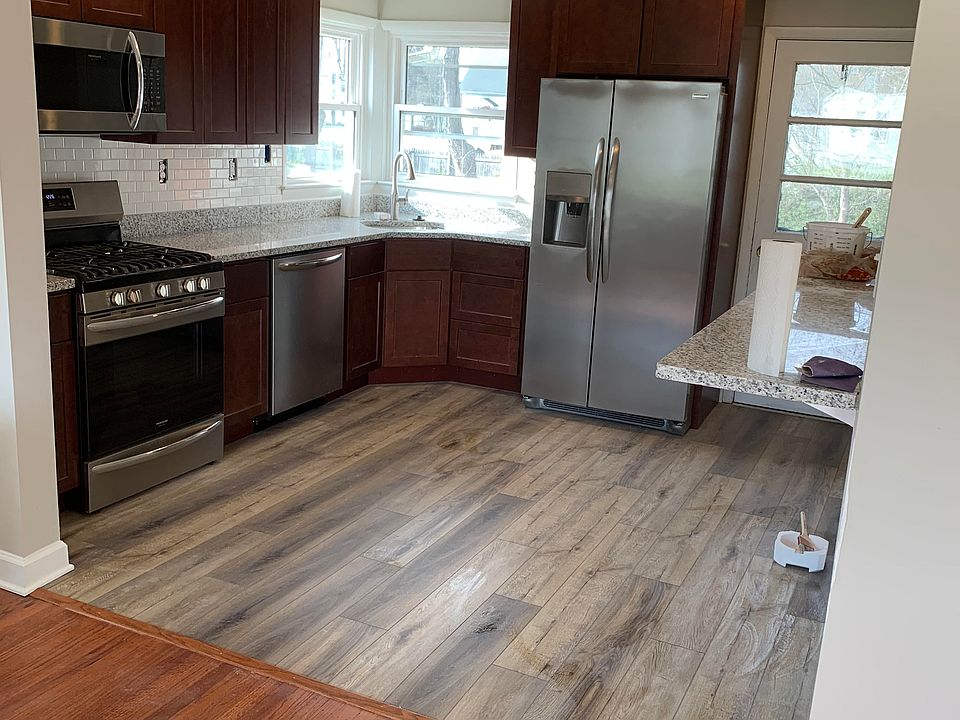 2nd image of 205 E Monroe Ave