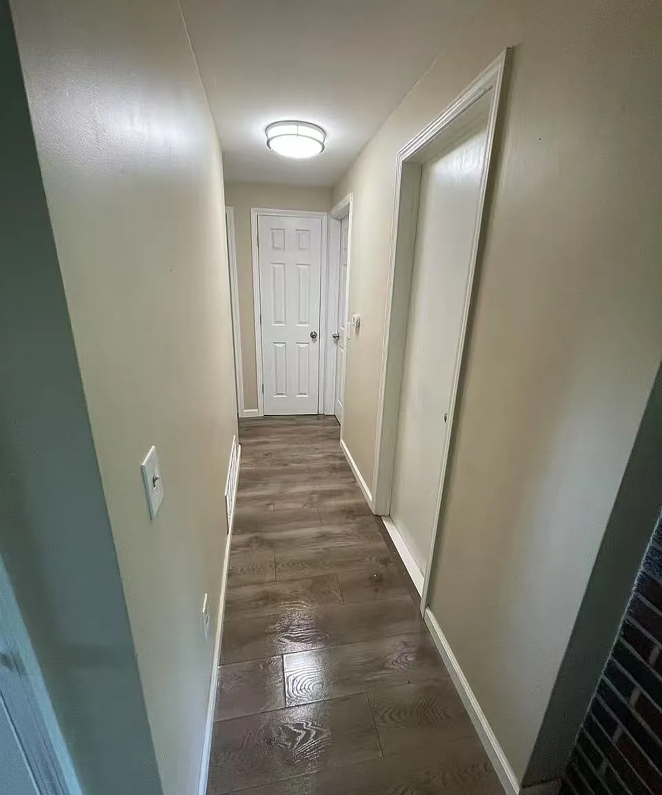 3 bed, 1.5 bath, 1208 sqft, $2,300 — Photo 3