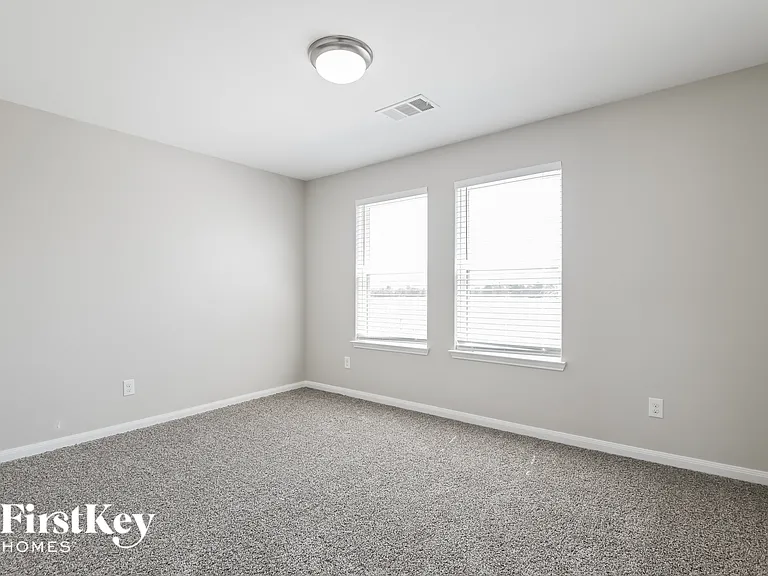 710 Shady Meadow Ln — Photo 11