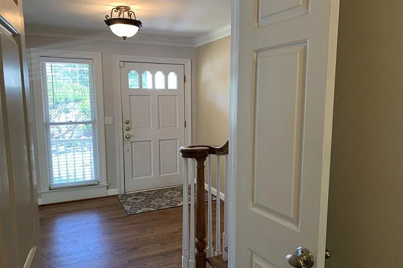 3 bed, 3.5 bath, 1704 sqft, $2,850 — Photo 4
