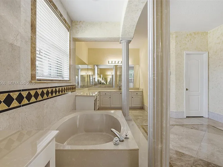 16781 SW 38th St — Photo 34