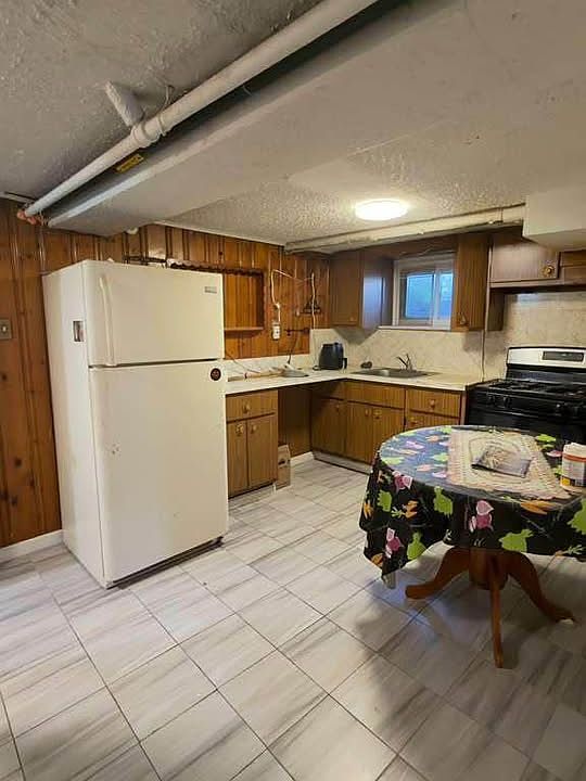 1st image of 10774 111th St #112