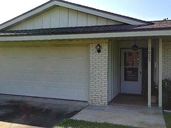 3rd image of 1023 Palmetto St