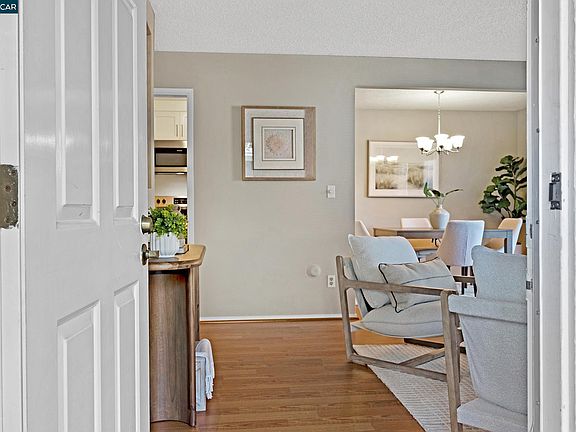 3rd image of 105 Compton Cir APT A