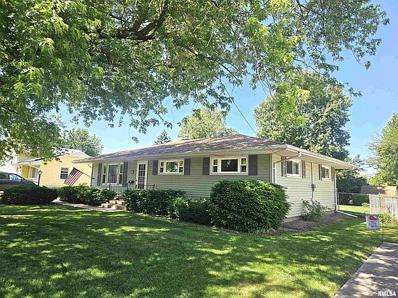 3rd image of 954 Hawkinson Ave
