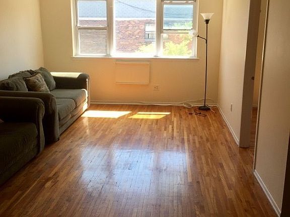 4th image of 3072 23rd St #2
