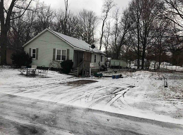 1st image of 100 Clyborn St