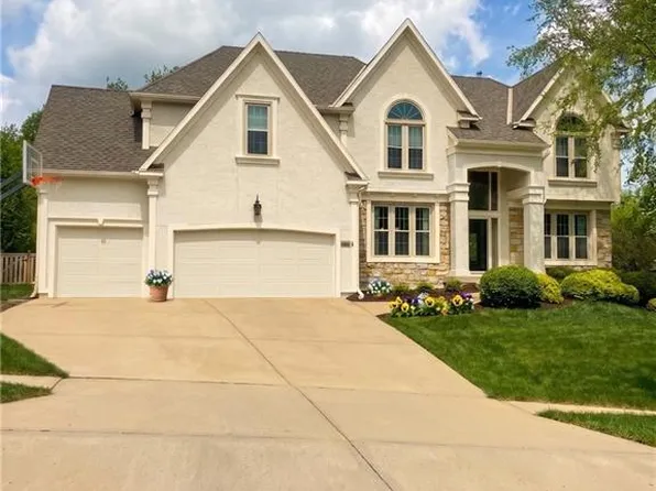 9308 W 146th Ter, Overland Park, KS 66221