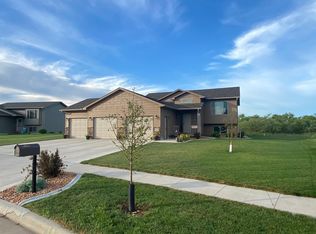 3424 17th Ave SW, Watertown, SD 57201