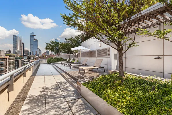 Sold by Compass | media 21