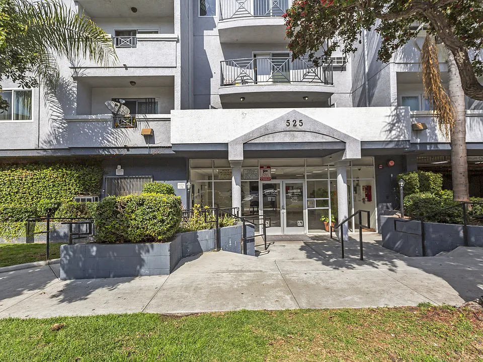 Harbor City Lights Apartments