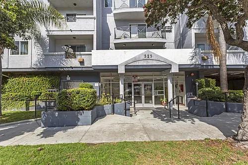 Harbor City Lights Apartments Photo 1