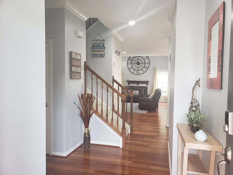 1st image of 34 Kennedy Dr