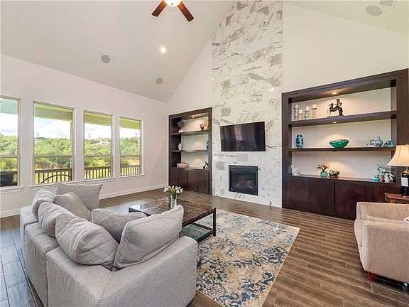 4th image of 17900 Vistancia Dr