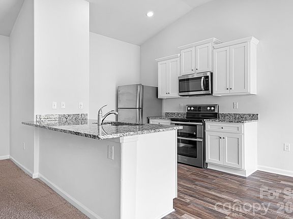5th image of 226 Caley St