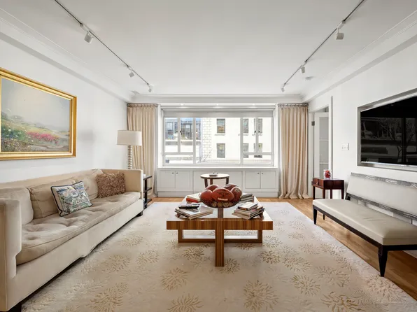 30 East 62nd Street 3 image 2 of 11