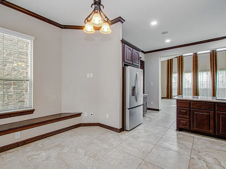 5711 Avon Landing Ln — Photo 2